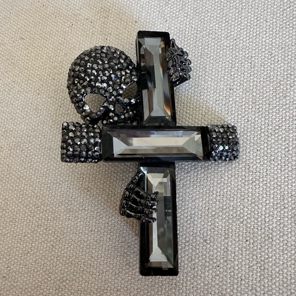 Gorgeous Gray & Gunmetal Crystal Skull and Cross Brooch